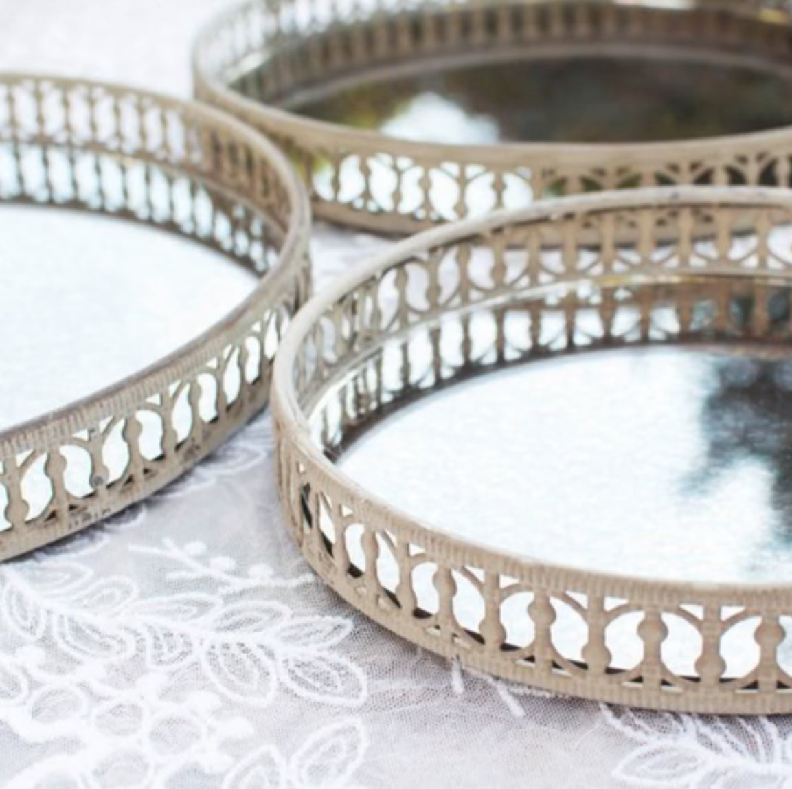 Round Mirrored Trivet Tray