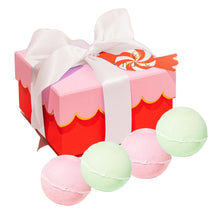 Load image into Gallery viewer, Musee Christmas Scalloped Bath Balm Set