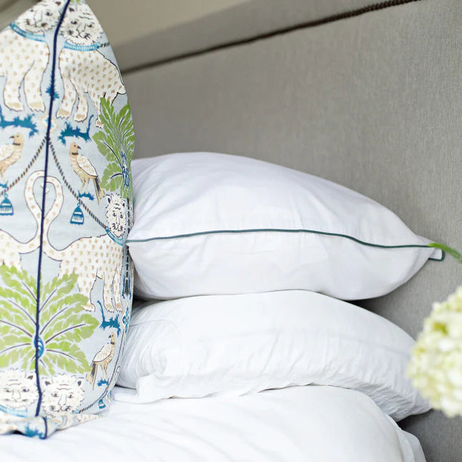 Pippen House Peek Zipper Duvet Cover