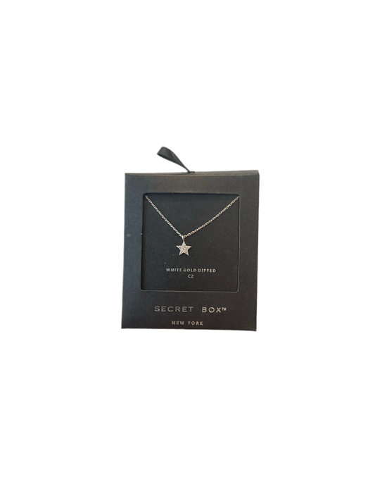 Boxed Necklace White Gold Star