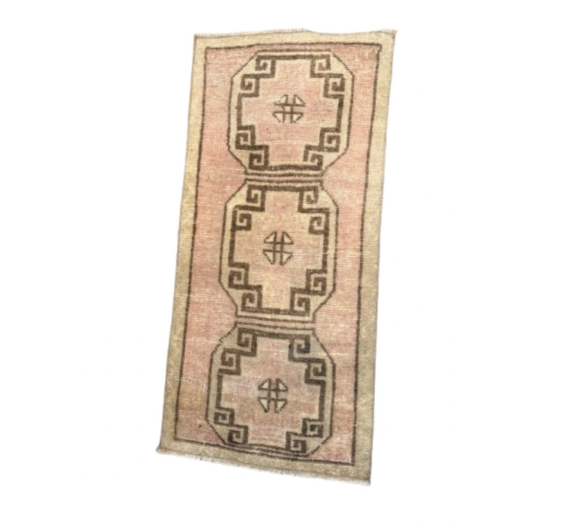 Vintage Oushak Rug -Rose Quartz