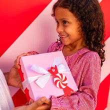 Load image into Gallery viewer, Musee Christmas Scalloped Bath Balm Set
