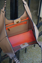 Load image into Gallery viewer, MONTEMARÉ  Sedona Tote Ivory
