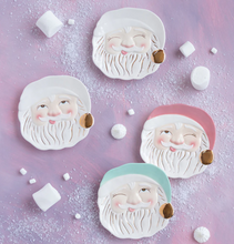 Load image into Gallery viewer, Glitterville Papa Noel Plate
