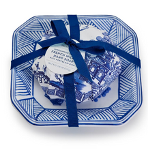 Load image into Gallery viewer, Blue Willow Soap with Porcelain Tray
