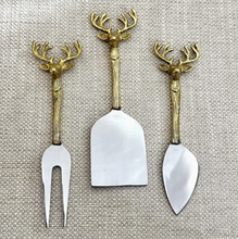 Load image into Gallery viewer, Gold Stag Head Cheese Server Set
