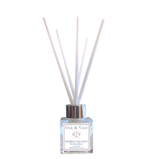 Oak & Vale Brambles and Roses Mini Reed Diffuser