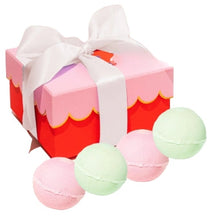 Load image into Gallery viewer, Musee Scalloped Bath Balm Set
