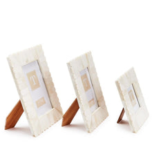 Load image into Gallery viewer, Scalloped Bone Photo Frame
