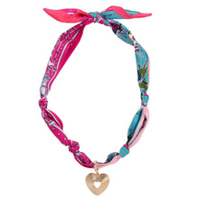 Load image into Gallery viewer, Glowing Heart Scarf Necklace
