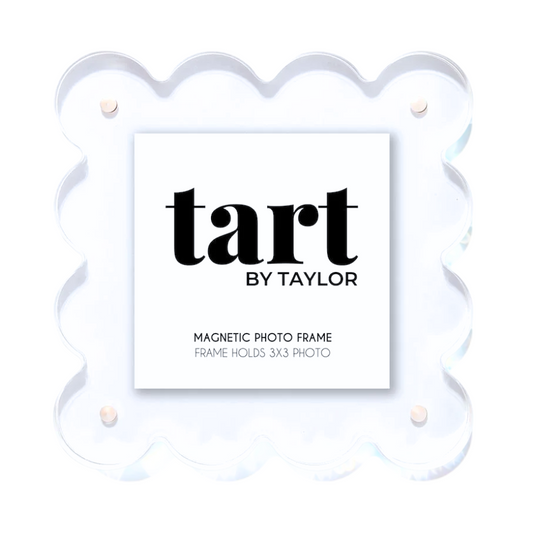 CLER SCALLOPED ACRYLIC FRAME