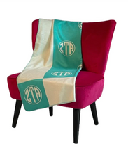 Load image into Gallery viewer, Circle Monogram Sorority Blanket
